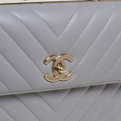 Pre Owned Chanel Grey Chevron Leather Small Trendy CC Flap Top Handle Bag
