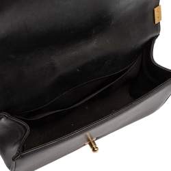 مملوكة مسبقًا Chanel Black Quilted Leather Medium Boy Flap Bag