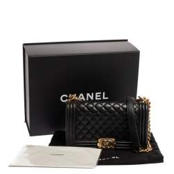 مملوكة مسبقًا Chanel Black Quilted Leather Medium Boy Flap Bag