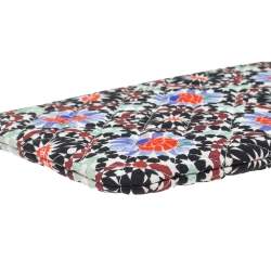 مملوكة مسبقًا حقيبة كلتش شانيل دبي أو كيس قماش مبطن مطبوع متعدد الألوان