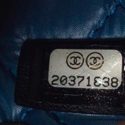 مملوكة مسبقًا حقيبة كلتش شانيل دبي أو كيس قماش مبطن مطبوع متعدد الألوان