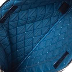 مملوكة مسبقًا حقيبة كلتش شانيل دبي أو كيس قماش مبطن مطبوع متعدد الألوان