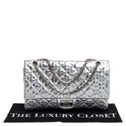 Pre Owned Chanel Silver Striped Quilted Leather Reissue 2.55 Classic 227 Flap Bag