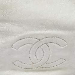Pre Owned Chanel White Leather Rock and Chain Hobo