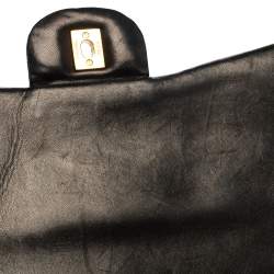 Pre Owned حقيبة شانيل قلاب ماكسي كلاسيكية جلد تمساح سوداء