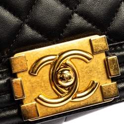 مملوكة مسبقًا Chanel Black Quilted Leather New Medium Boy Flap Bag