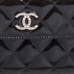 مملوكة مسبقًا محفظة شانيل بريليانت سي سي جلد لامعة مبطنة سوداء