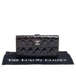 مملوكة مسبقًا محفظة شانيل بريليانت سي سي جلد لامعة مبطنة سوداء