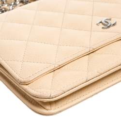 مملوكة مسبقًا Chanel Beige Quilted Leather Wallet On Chain