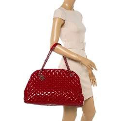 Pre Owned حقيبة شانيل "جست مادموازيل بولر" كبيرة جلد لامع مبطن أحمر