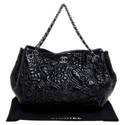 Pre Owned Chanel Black Patent Leather CC Hobo
