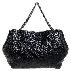Pre Owned Chanel Black Patent Leather CC Hobo