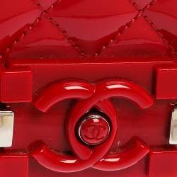 مملوكة مسبقًا Chanel Red Quilted Patent Leather Medium Boy Flap Bag