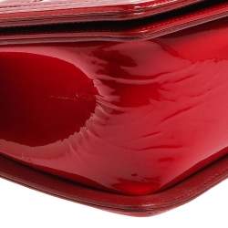 مملوكة مسبقًا Chanel Red Quilted Patent Leather Medium Boy Flap Bag