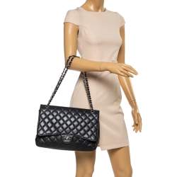 مملوكة مسبقًا Chanel Black Quilted Caviar Leather Maxi Classic Double Flap Bag