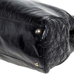 Pre Owned Chanel Black Crinkled Soft Patent Leather CC Chain Hobo 