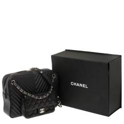 Pre Owned Chanel Navy Blue/Black Quilted And Chevron Leather Metiers d'art Camera Bag