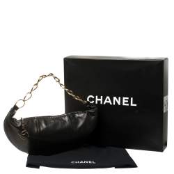 Pre Owned Chanel Black Leather Chain Link Zip Hobo