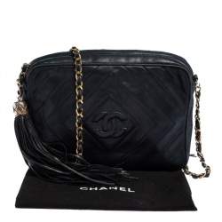 مملوكة مسبقًا Chanel Navy Blue Diamond Quilted Leather Vintage CC Camera Tassel Bag
