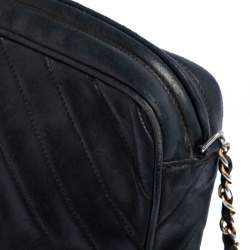 مملوكة مسبقًا Chanel Navy Blue Diamond Quilted Leather Vintage CC Camera Tassel Bag