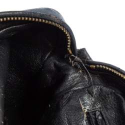 مملوكة مسبقًا Chanel Navy Blue Diamond Quilted Leather Vintage CC Camera Tassel Bag