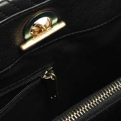 مملوكة مسبقًا Chanel Black Chevron Quilted Leather Large Surpique Tote