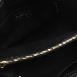 مملوكة مسبقًا Chanel Black Chevron Quilted Leather Large Surpique Tote