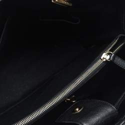 مملوكة مسبقًا Chanel Black Chevron Quilted Leather Large Surpique Tote
