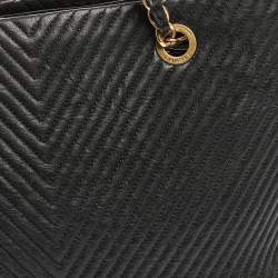 مملوكة مسبقًا Chanel Black Chevron Quilted Leather Large Surpique Tote