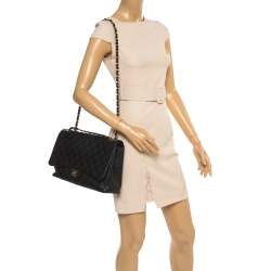 Pre Owned Chanel Black Quilted Caviar Leather Maxi Classic Single Flap Bag