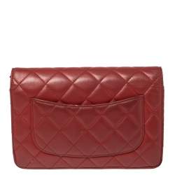مملوكة مسبقًا Chanel Red Quilted Leather CC Classic Flap Wallet on Chain  