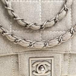 مملوكة مسبقًا حقيبة شانيل قماش نمط مبطن مربعات رصاصي فاتح بقلاب