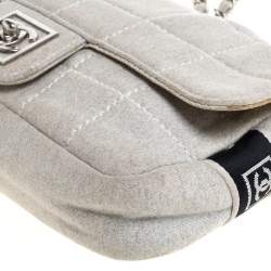 مملوكة مسبقًا حقيبة شانيل قماش نمط مبطن مربعات رصاصي فاتح بقلاب