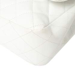 Pre Owned حقيبة شانيل قلاب مزدوج كلاسيك جامبو جلد لامعة مبطنة بيضاء