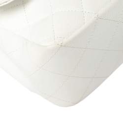 Pre Owned حقيبة شانيل قلاب مزدوج كلاسيك جامبو جلد لامعة مبطنة بيضاء