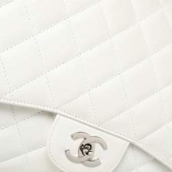 Pre Owned حقيبة شانيل قلاب مزدوج كلاسيك جامبو جلد لامعة مبطنة بيضاء