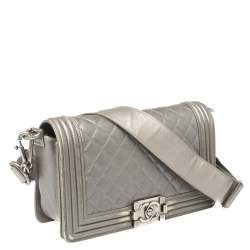 مملوكة مسبقًا Chanel Grey Quilted Leather and Stingray Trim Medium Boy Flap Bag