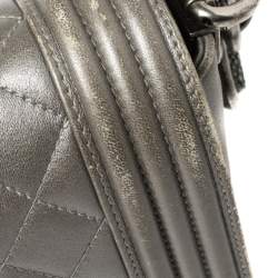 مملوكة مسبقًا Chanel Grey Quilted Leather and Stingray Trim Medium Boy Flap Bag