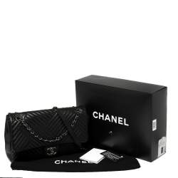 مملوكة مسبقًا Chanel Black Chevron Quilted Leather Large CC Crossing Flap Bag