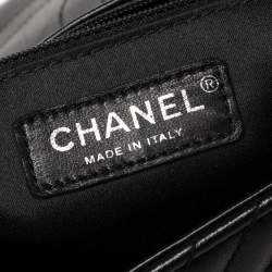 مملوكة مسبقًا Chanel Black Chevron Quilted Leather Large CC Crossing Flap Bag