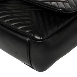 مملوكة مسبقًا Chanel Black Chevron Quilted Leather Large CC Crossing Flap Bag