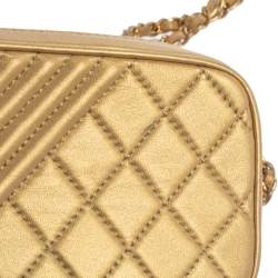 مملوكة مسبقًا Chanel Gold Quilted Leather Coco Boy Camera Case Bag