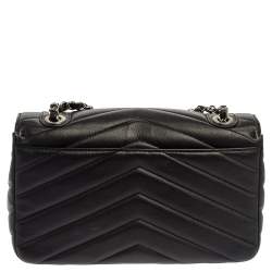 مملوكة مسبقًا Chanel Black Chevron Quilted Leather Medium Classic Flap Bag