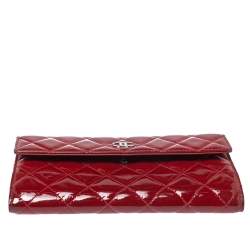 Pre Owned Chanel Red Quilted Patent Leather CC Brilliant Wallet