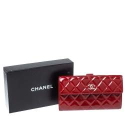Pre Owned Chanel Red Quilted Patent Leather CC Brilliant Wallet