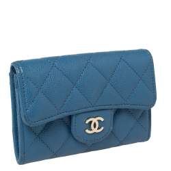 مملوكة مسبقًا Chanel Light Blue Quilted Leather Classic Flap Compact Wallet