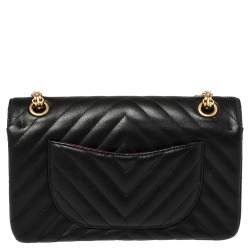 Pre Owned Chanel Black Chevron Leather Reissue 2.55 Classic 225 Flap Bag