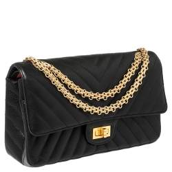 Pre Owned Chanel Black Chevron Leather Reissue 2.55 Classic 225 Flap Bag