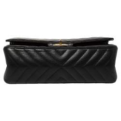 Pre Owned Chanel Black Chevron Leather Reissue 2.55 Classic 225 Flap Bag