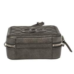 مملوكة مسبقًا حقيبة شانيل CC فيليجري فايتي جلد أسود/ أزرق كحلي صغيرة مبطنة